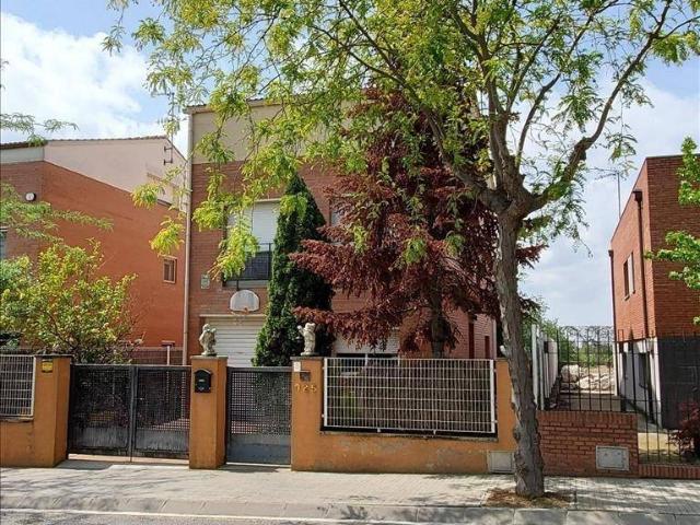Chalet en venta en La Granada, Barcelona