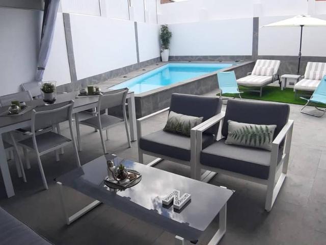Chalet en venta en San José de las Longueras, Telde