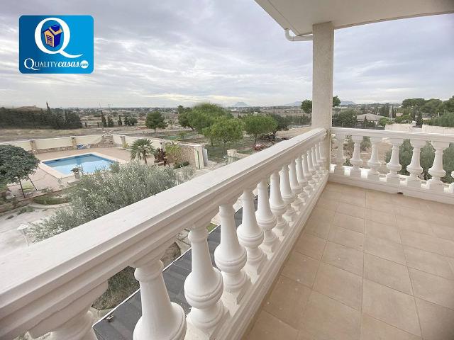 Villa en venta en Mutxamel