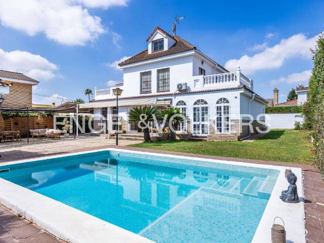 Chalet en venta en Dos Hermanas, Andalucía