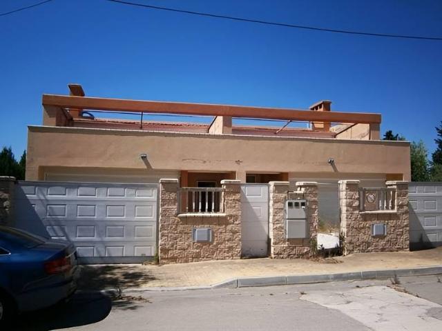Villa en venta en La Muela