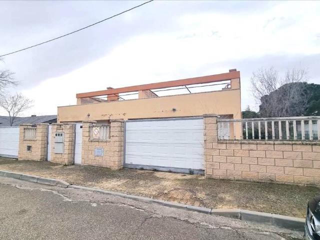 Villa en venta en La Muela
