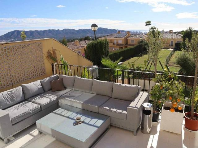 Villa en venta en La Nucia