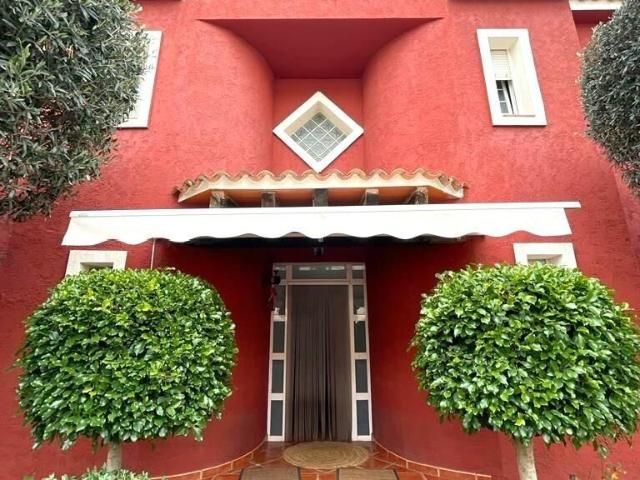 Villa en venta en La Nucia