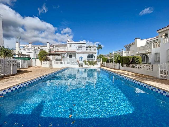 Villa en venta en La Nucia