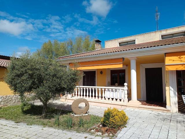 Villa en venta en La Pedraja De Portillo