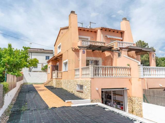 Villa en venta en La Pobla De Montornès