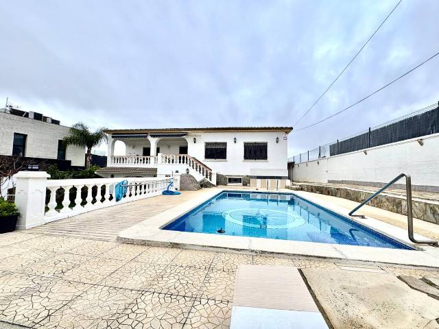 Chalet en venta en el Castell de Montornès, Tarragonès
