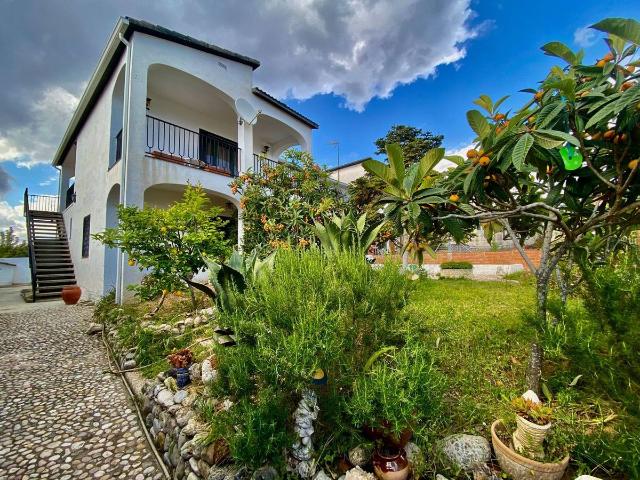 Villa en venta en La Pobla De Montornès