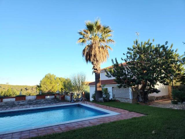 Villa en venta en La Pobla De Montornès