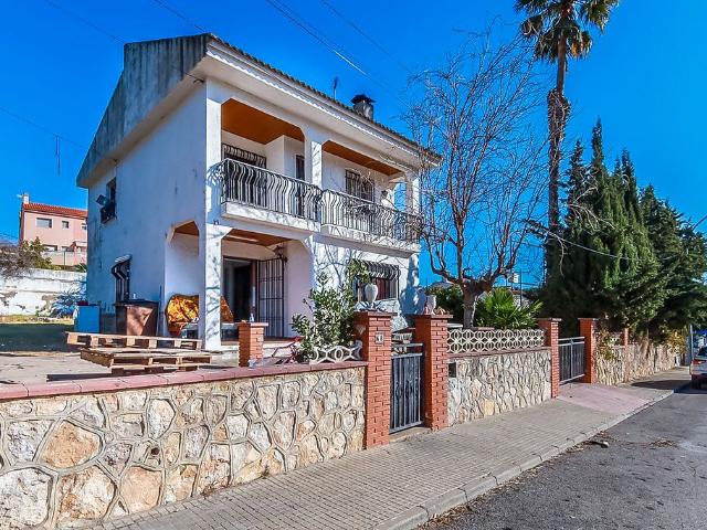 Villa en venta en La Pobla De Montornès