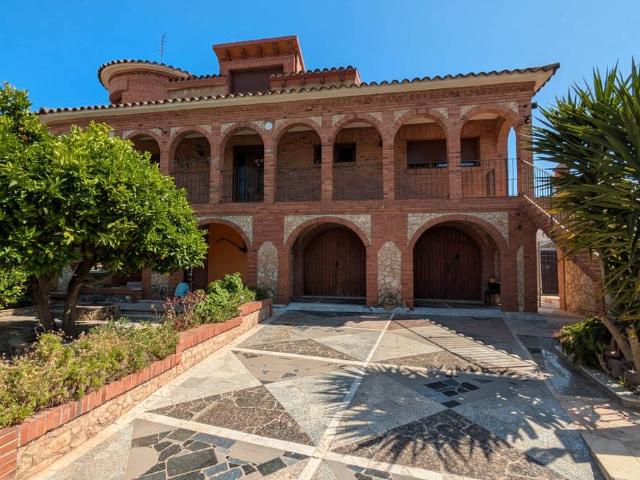Villa en venta en La Pobla De Montornès