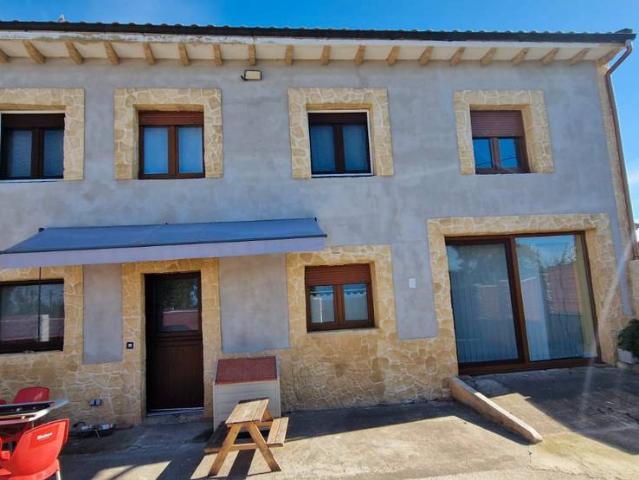 Chalet en venta en Santolaya, Siero