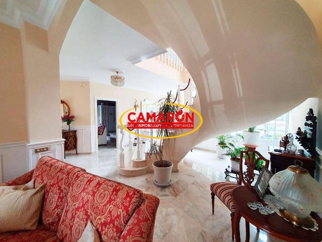 Chalet en venta en La Puebla Del Río, Sevilla