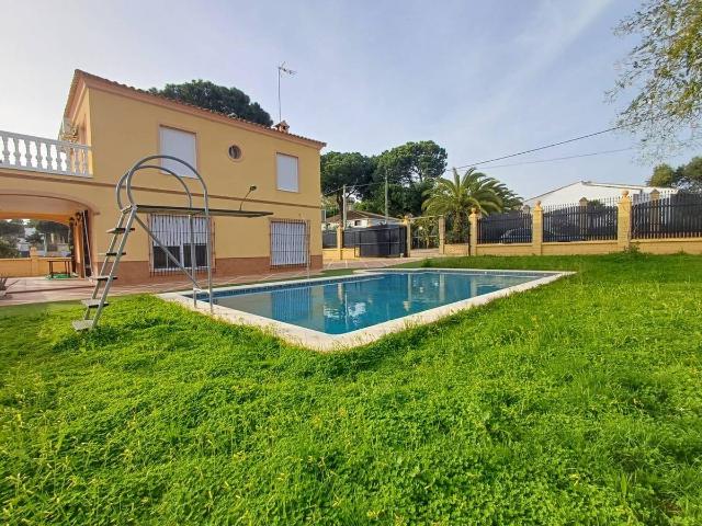 Chalet en venta en La Puebla Del Río, Andalucía
