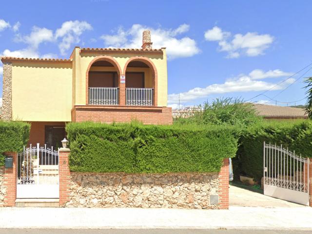 Villa en venta en La Sénia