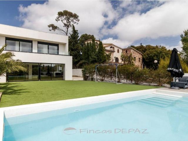 Chalet en venta en Àngela Roca, Gavà