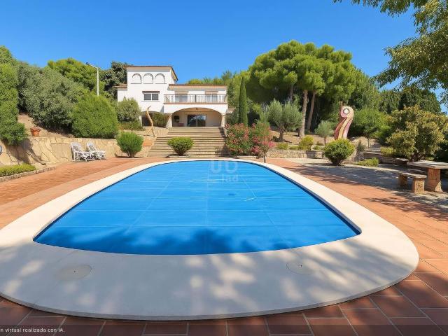 Chalet en venta en La Sentiu De Sió, Lleida