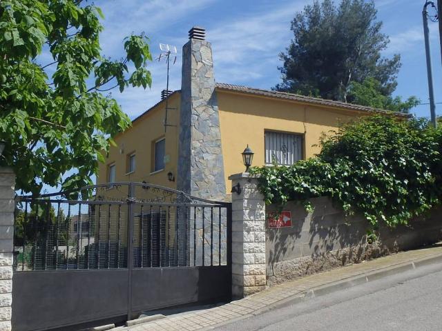 Chalet en venta en la Torre de Claramunt, Barcelona
