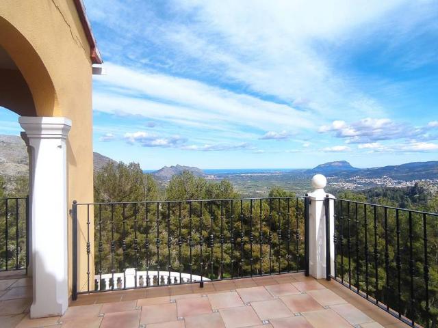 Villa en venta en La Vall De Laguar, Benimaurell