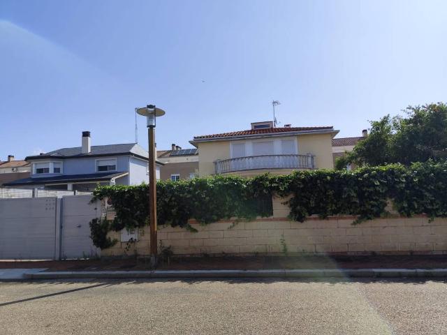 Villa en venta en Arroyo De La Encomienda, Arroyo