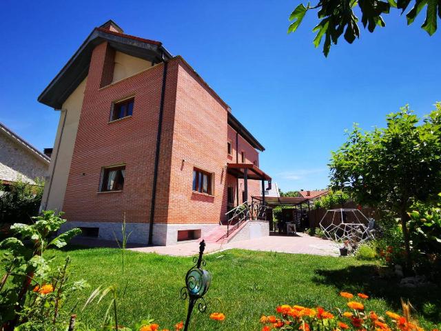Villa en venta en Arroyo De La Encomienda, Arroyo
