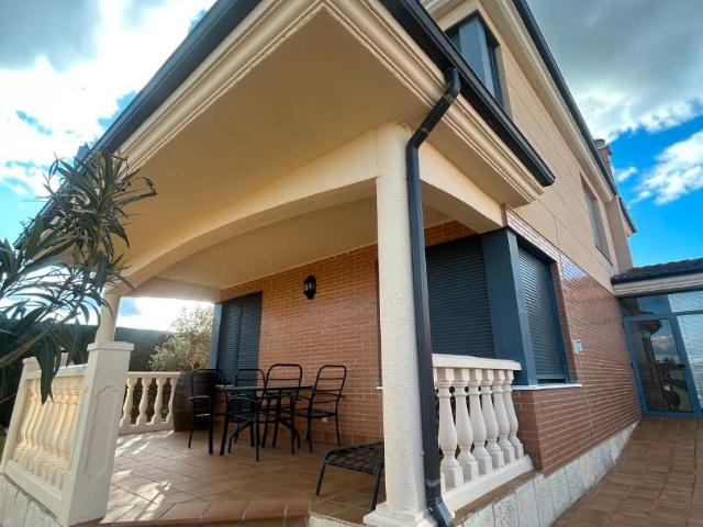 Villa en venta en La Vellés, San Bernardo