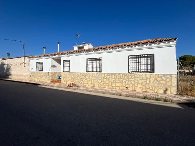Villa en venta en La Villa De Don Fadrique