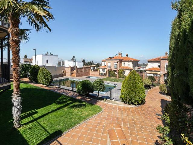Villa en venta en La Zubia, Barrio Ermitaño