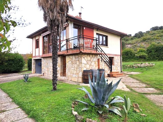 Villa en venta en Bastida, Canogal