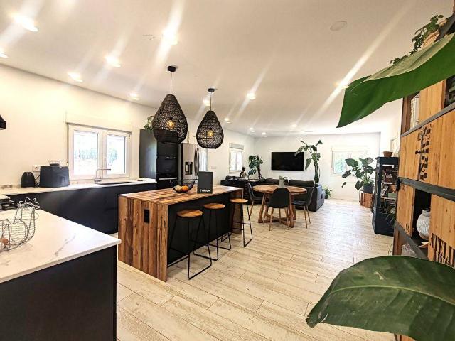 Villa en venta en Bastida, Canogal
