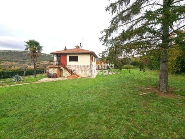 Villa en venta en Bastida, Canogal