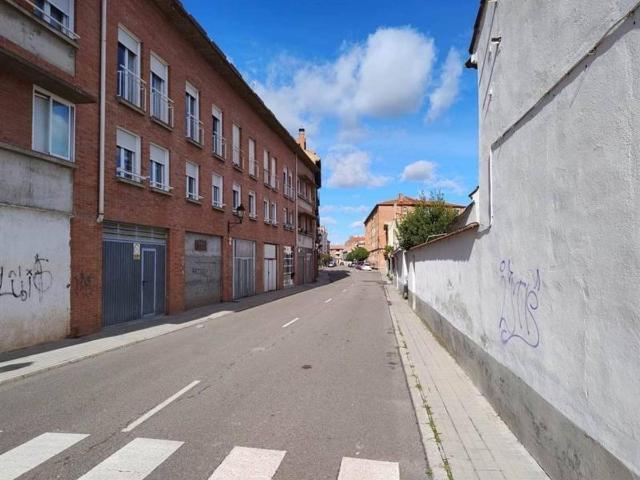 Villa en venta en Laguna De Duero