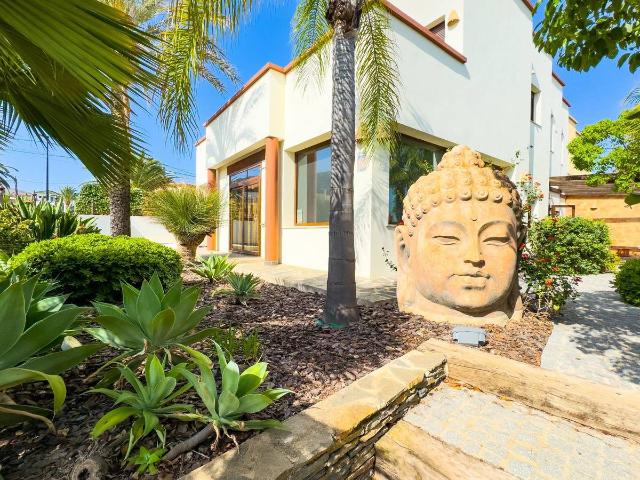 Villa en venta en L'alfàs Del Pi, Devesa