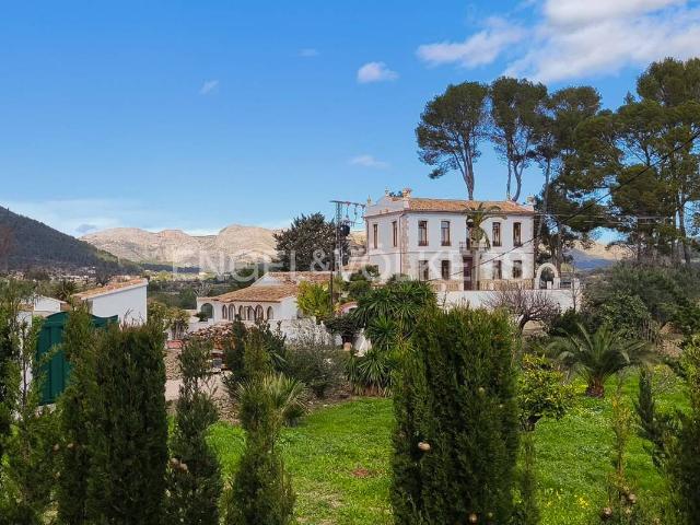 Villa en venta en Parcent