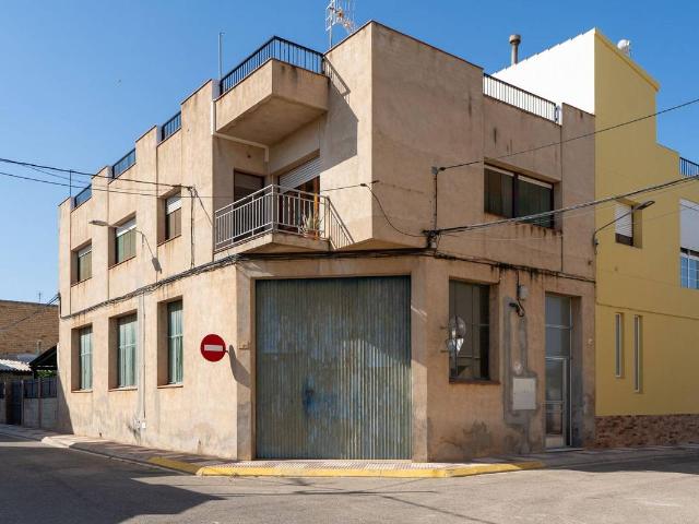 Villa en venta en L'aldea, Barri Hostal