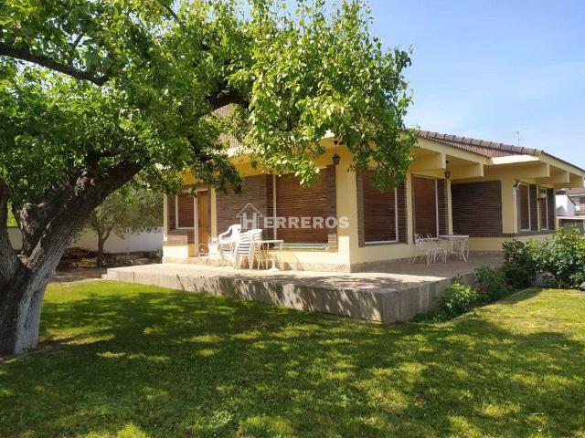Chalet en venta en Villapatro, Lardero
