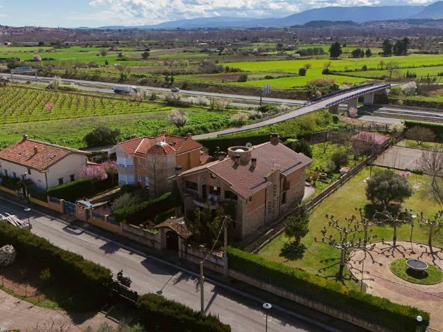 Chalet en venta en Villapatro, Lardero