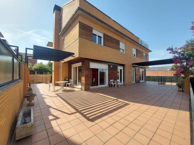 Chalet en venta en Villapatro, Lardero