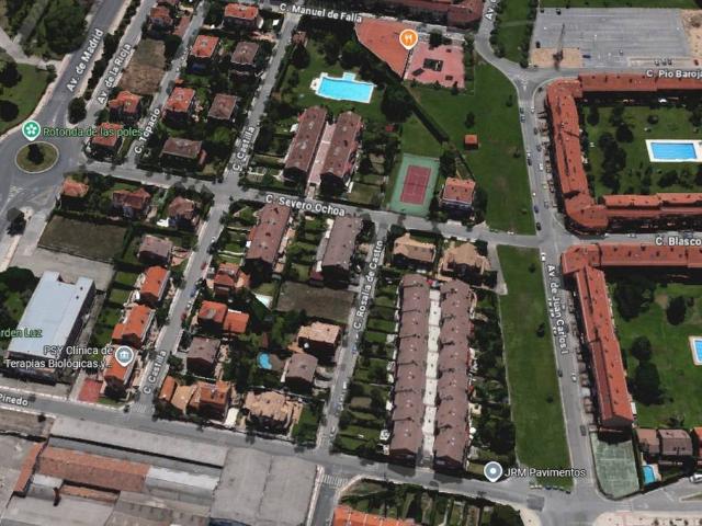 Chalet en venta en Villapatro, Lardero