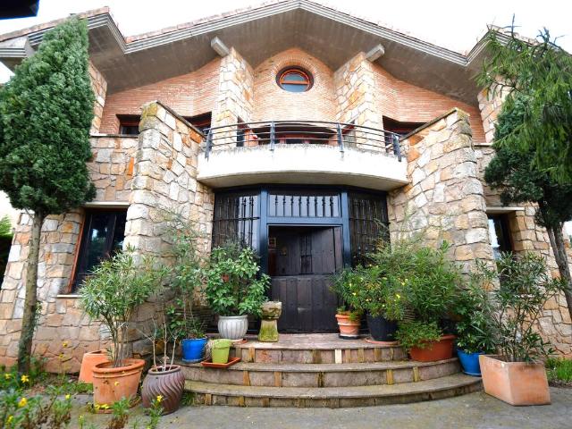 Chalet en venta en Villapatro, Lardero