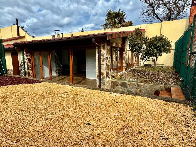 Chalet en venta en Villapatro, Lardero