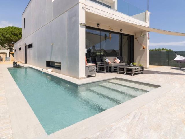 Villa en venta en L'armentera