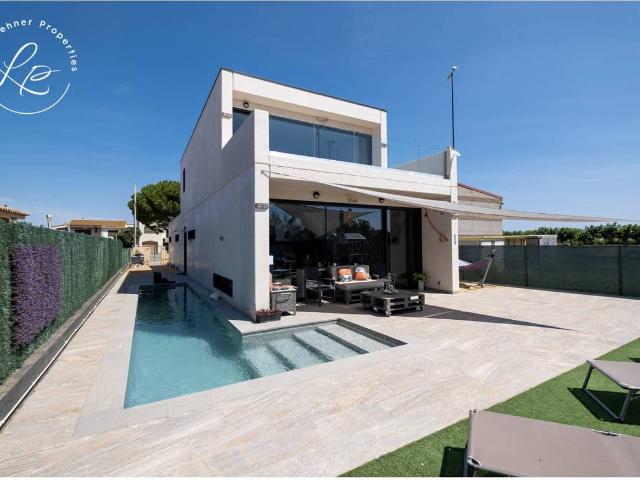 Villa en venta en L'armentera