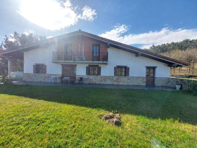 Villa en venta en Larrabetzu, Goikolea