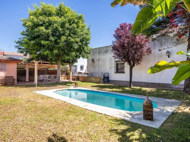 Chalet en venta en Barriada de León, Tomares