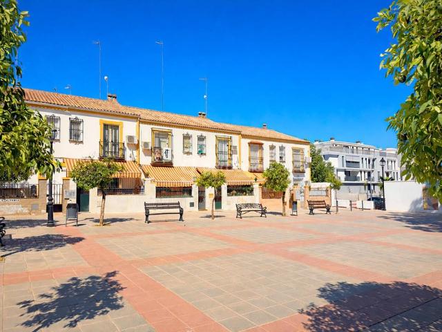 Chalet en venta en Tomares, Andalucía