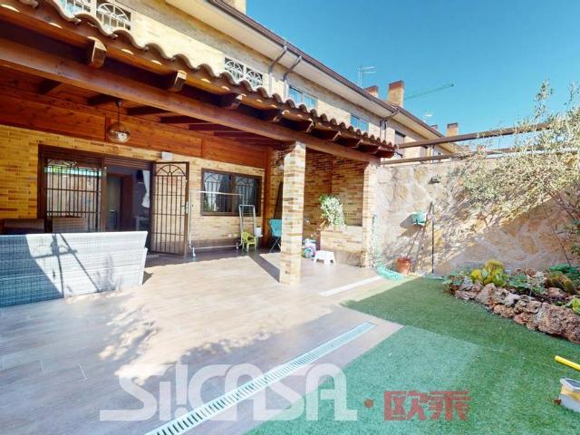 Villa en venta en Parla, La Laguna