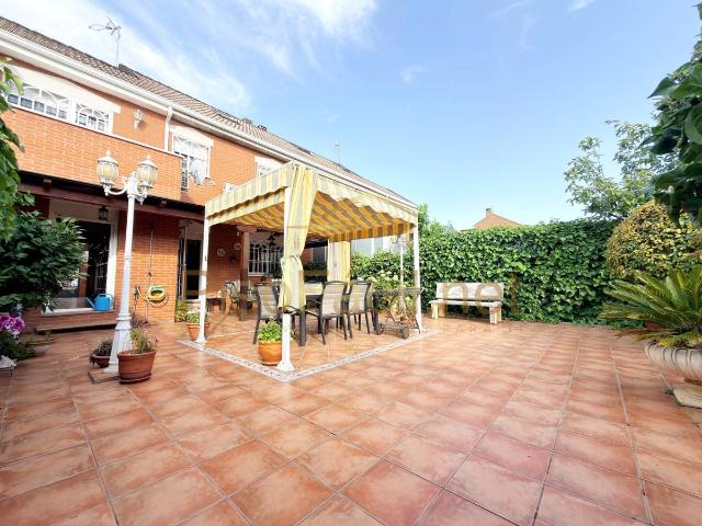 Chalet en venta en Parla, Madrid