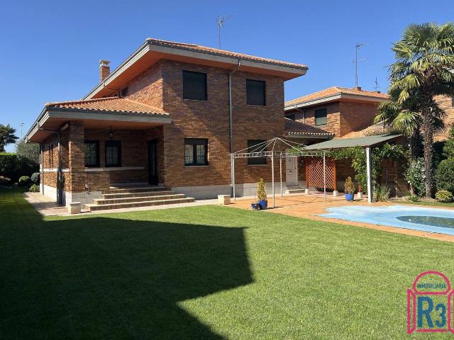 Chalet en venta en Centro, León